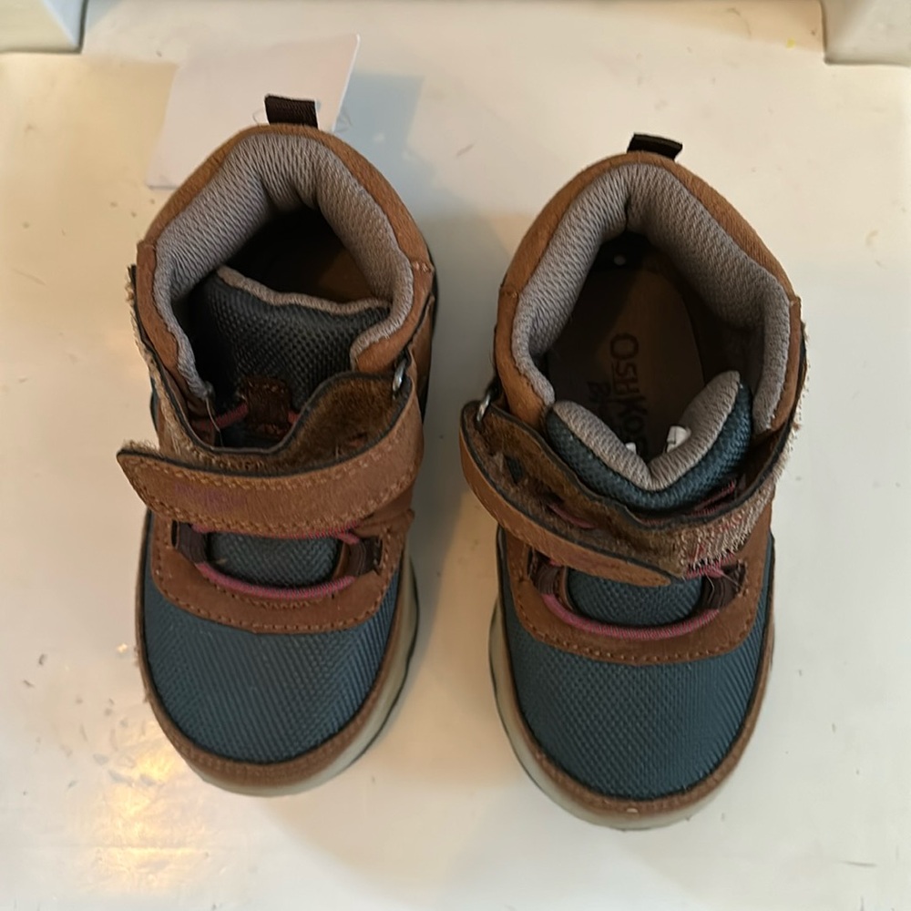 Oshkosh toddler hiking boot NWT